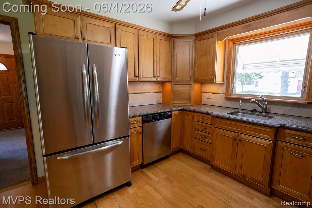 33033 Edgegrove, Fraser, MI 48026 — Photo 10