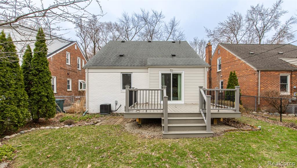 10846 Hart Avenue, Huntington Woods, MI — Photo 47