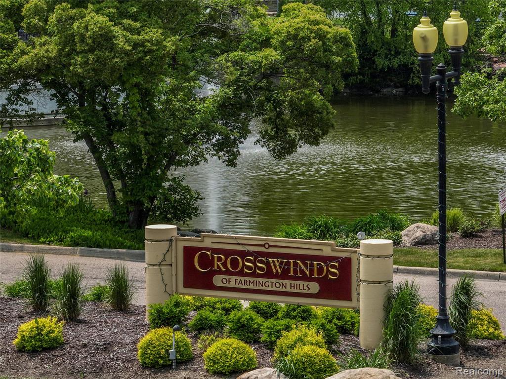 38928 Country Circle, Farmington Hills, MI 48331 — Photo 2