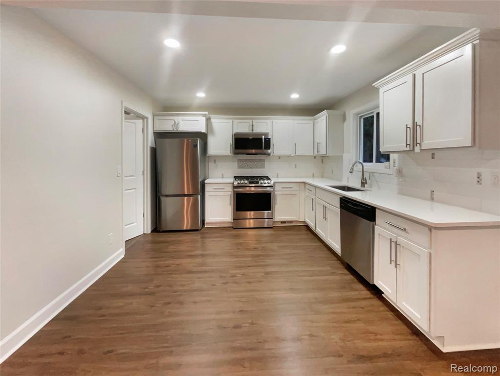 26018 Whipple Street, Novi, MI — Photo 6