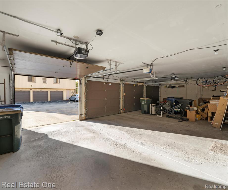 41573 BEDFORD Drive, Canton, MI 48187 — Photo 32