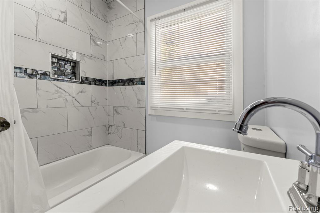 7007 Joy Road, Detroit, MI 48204 — Photo 21