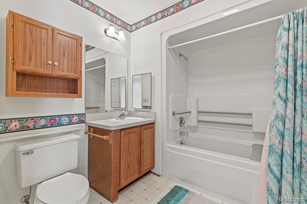 21256 SYCAMORE Court, 77, Farmington Hills, MI 48336 — Photo 15