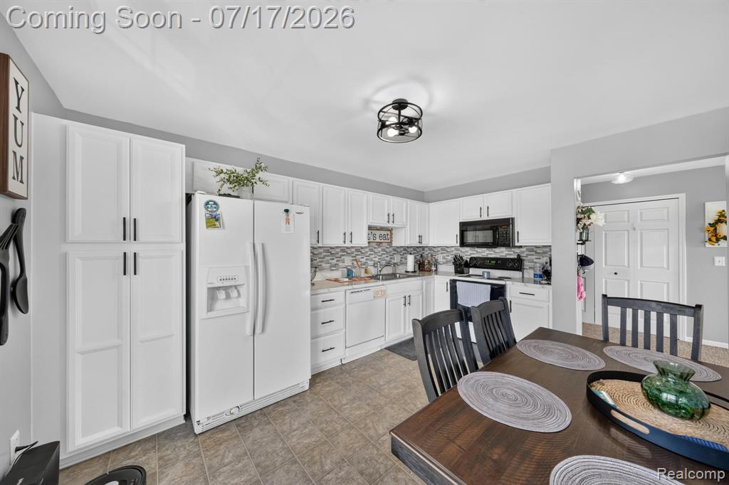 51844 Adler Park Drive E, New Baltimore, MI — Photo 23