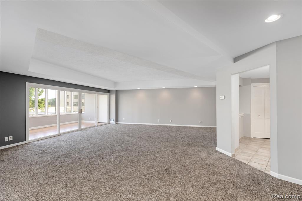 43000 12 OAKS CRESCENT Drive, 3022, Novi, MI 48377 — Photo 5