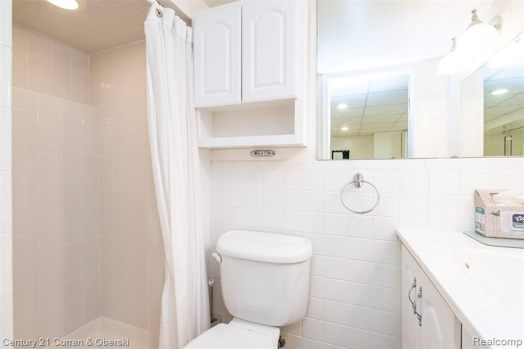 11700 Farley, Redford, MI 48239 — Photo 40