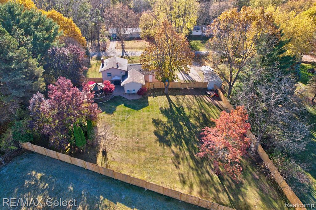 9367 Longmeadow Court, Fenton, MI 48430 — Photo 42