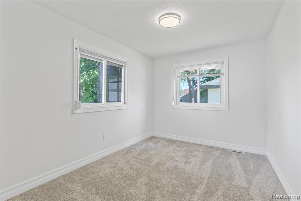 6750 Jackson Avenue, Warren, MI 48091 — Photo 17