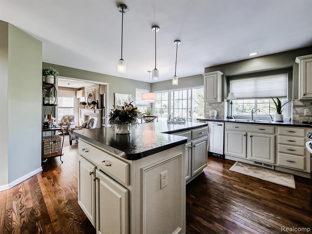 48581 Greenwich Circle, Canton, MI 48188 — Photo 3