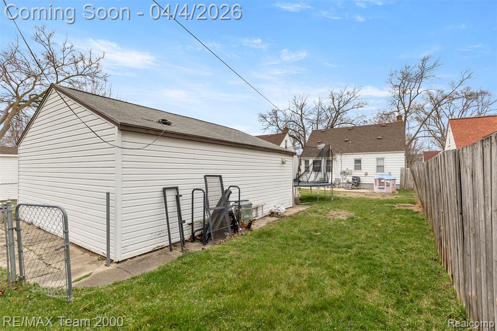 25521 Stanford Street, Dearborn Heights, MI 48125 — Photo 6
