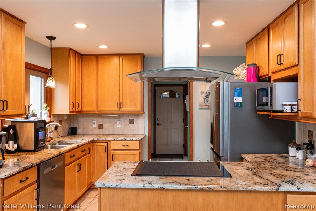 40612 REHSE Drive, Clinton Twp, MI 48038 — Photo 17