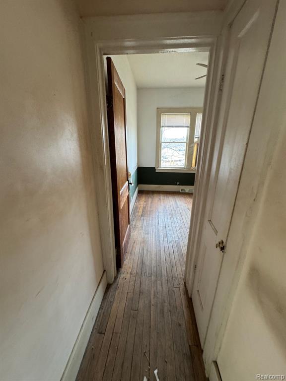208 N GROVE Street, Ypsilanti, MI 48198 — Photo 8