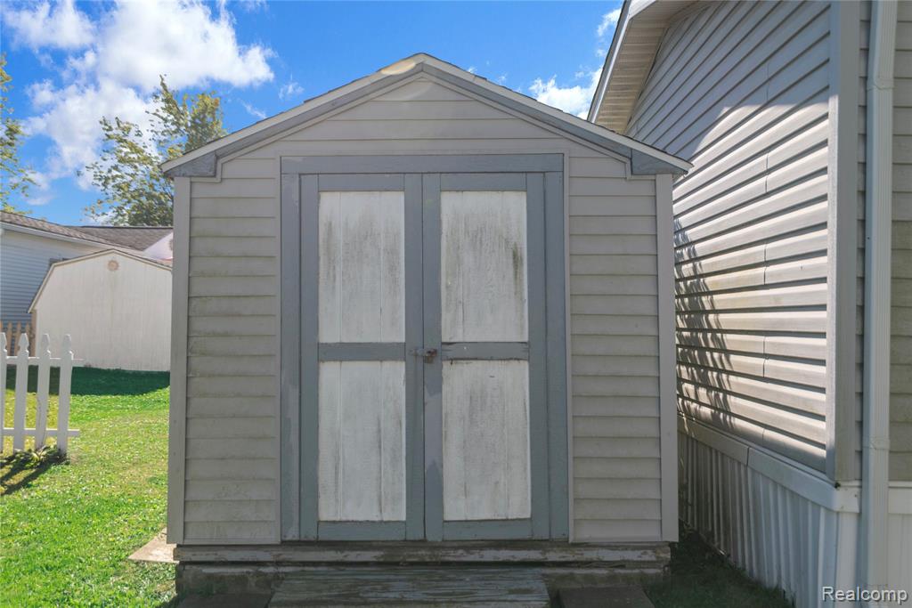 23467 Manor Road North, New Boston, MI 48164 — Photo 23