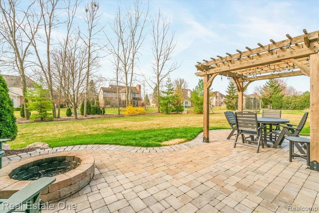 48025 E OXFORD Court, Canton, MI 48187 — Photo 20