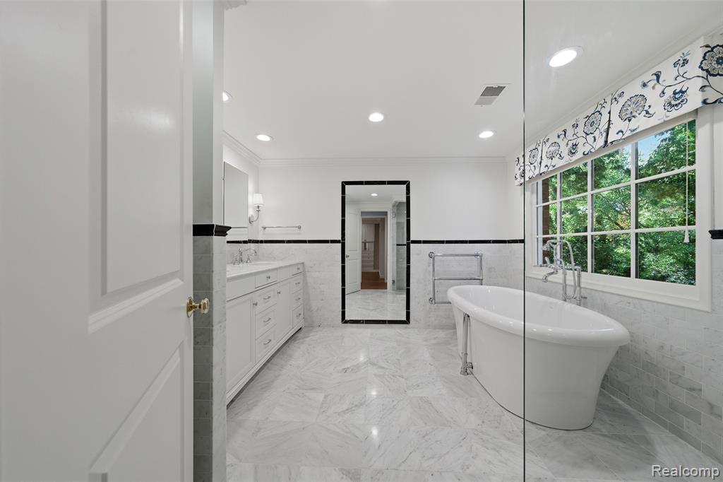 1019 N Cranbrook Road, Bloomfield, MI 48301 — Photo 18