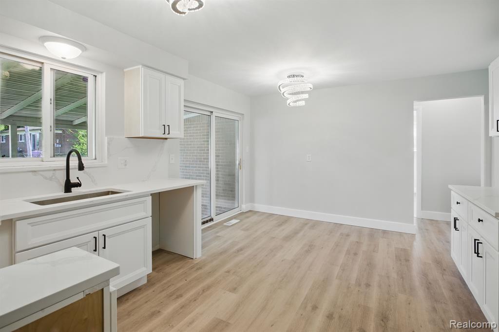 5028 LINDA Street, Warren, MI 48092 — Photo 5