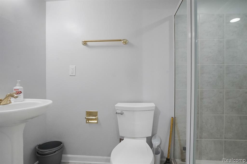 6655 MOUNTAIN Drive, Troy, MI 48098 — Photo 37