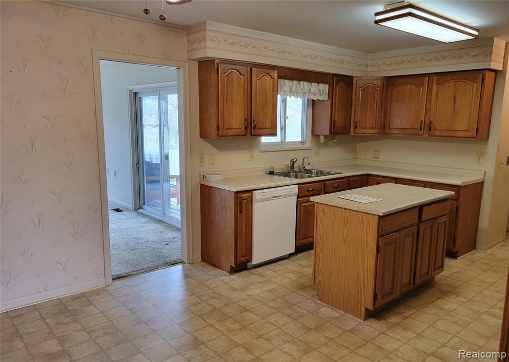 831 Meadow Drive, Davison, MI 48423 — Photo 7