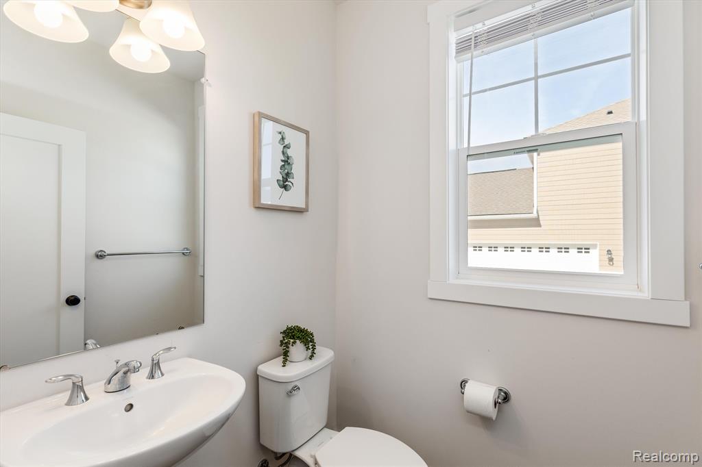 6370 AVALON Way, Ann Arbor, MI 48103 — Photo 10