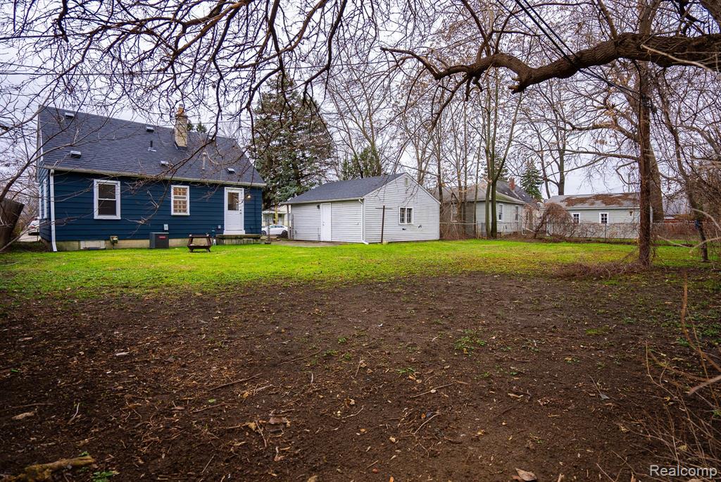 634 W HARWOOD Avenue, Madison Heights, MI 48071 — Photo 45