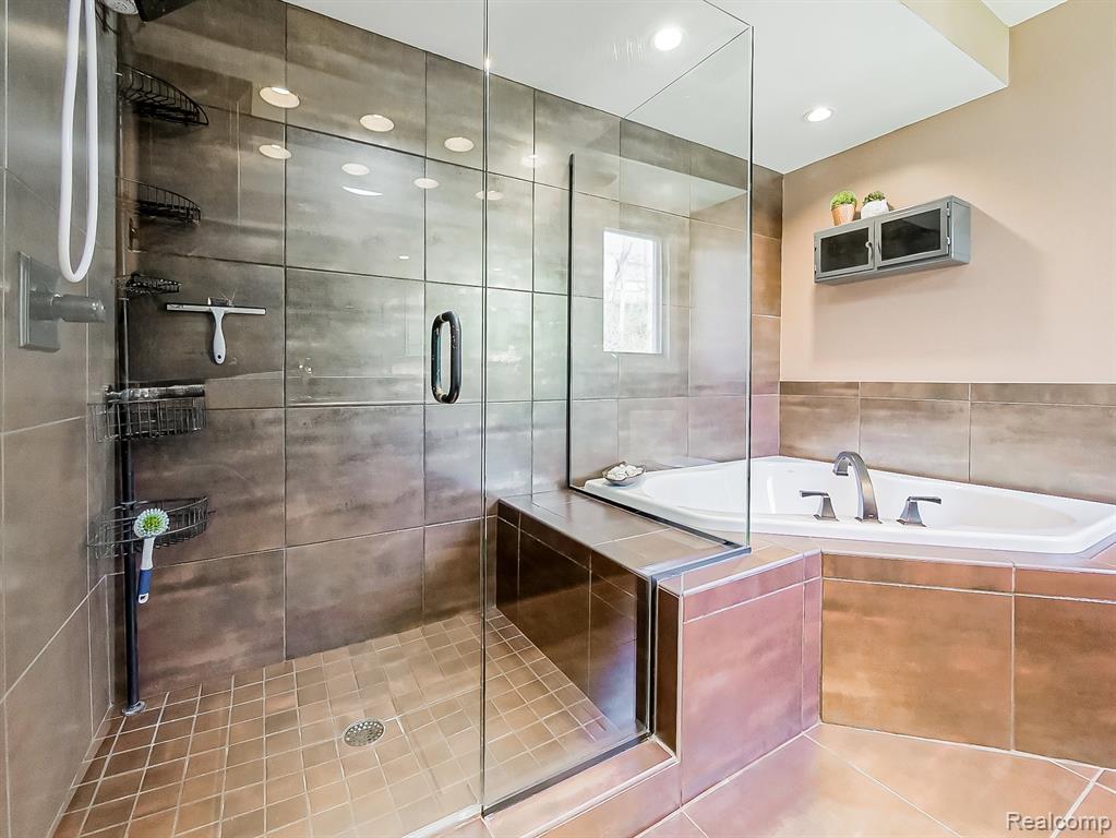 878 River Bend Drive, Rochester Hills, MI 48307 — Photo 31