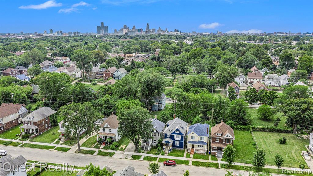 2499 BALDWIN Street, Detroit, MI 48214 — Photo 23