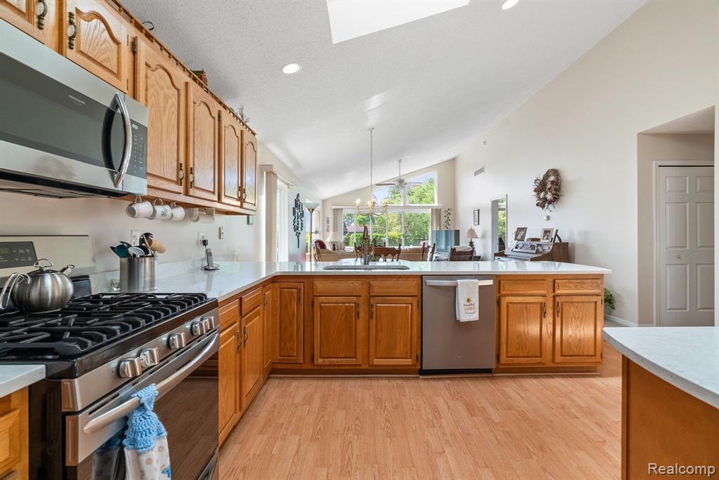 865 CRYSTAL Lane, Marysville, MI 48040 — Photo 17