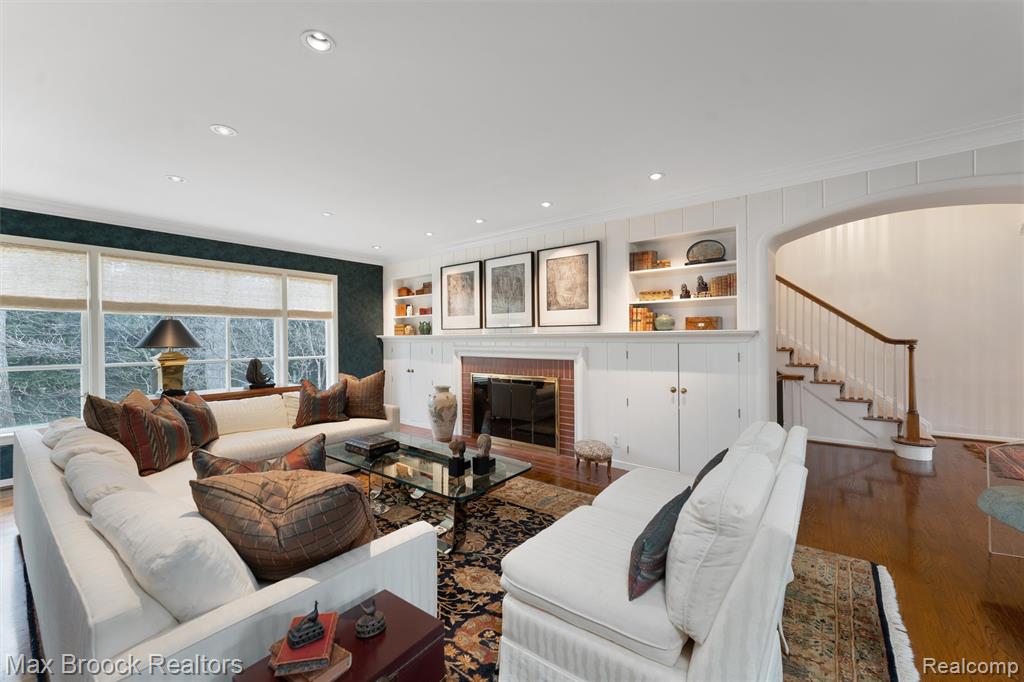 919 W Glengarry Circle, Bloomfield Hills, MI 48301 — Photo 8