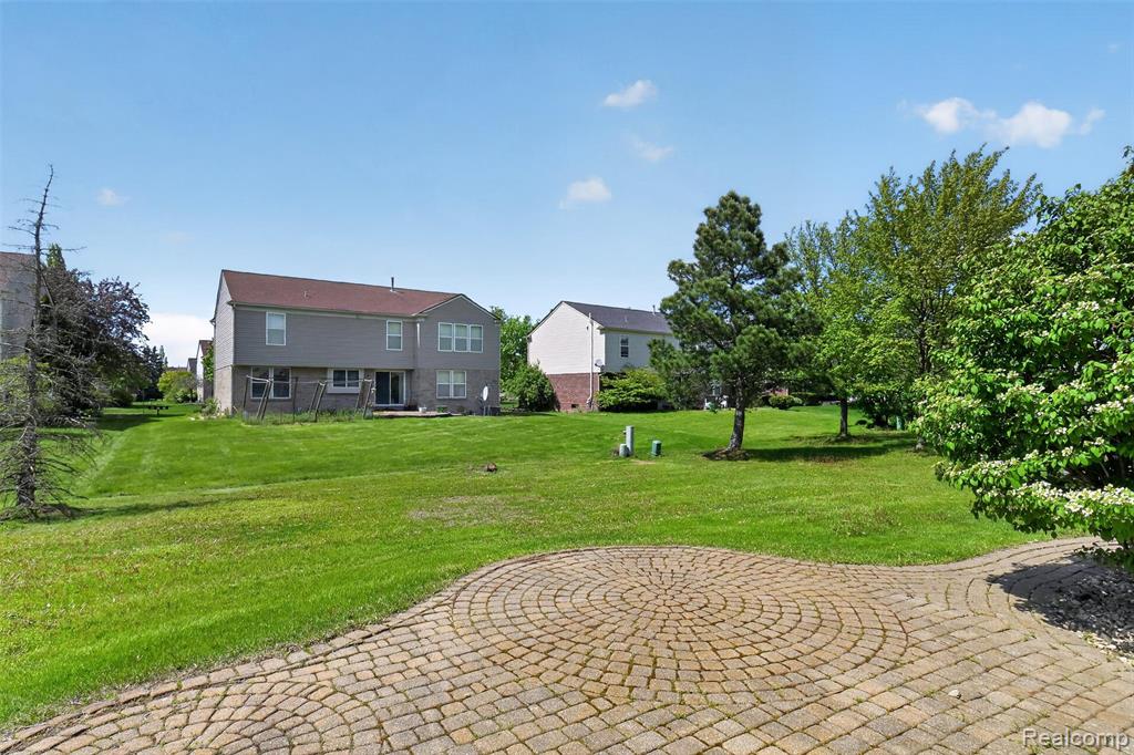 4642 Pond Run, Canton, MI 48188 — Photo 49