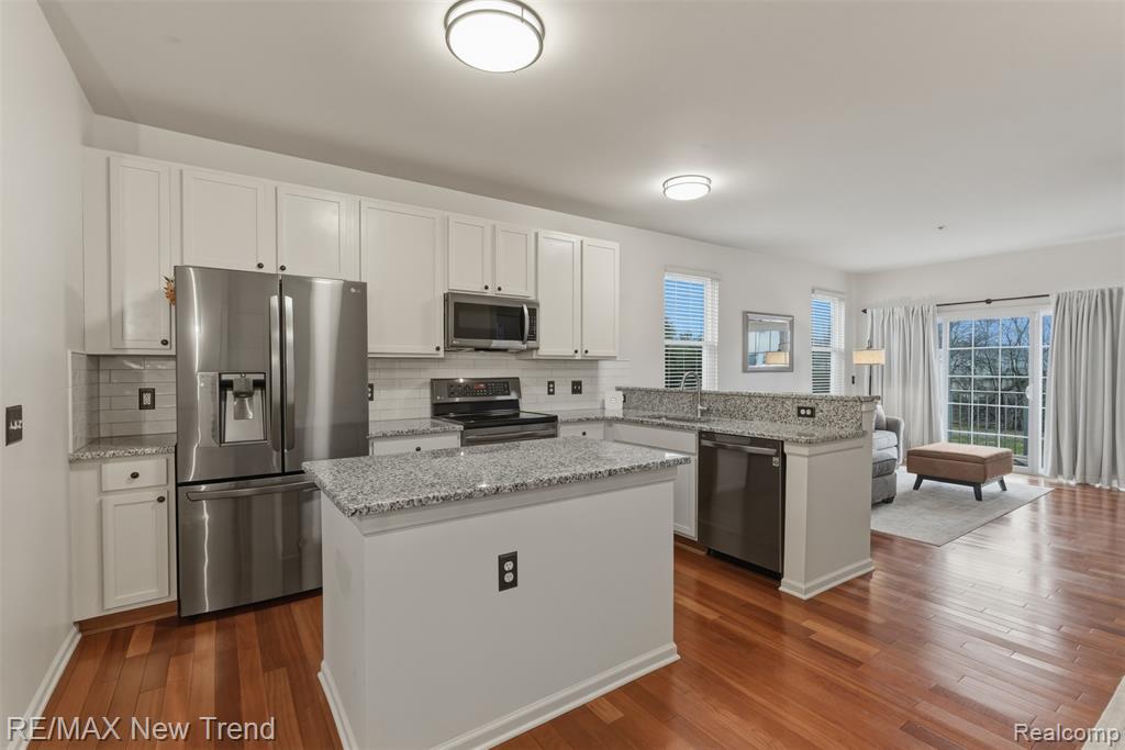 3270 Johanna Ware W, Wixom, MI 48393 — Photo 12