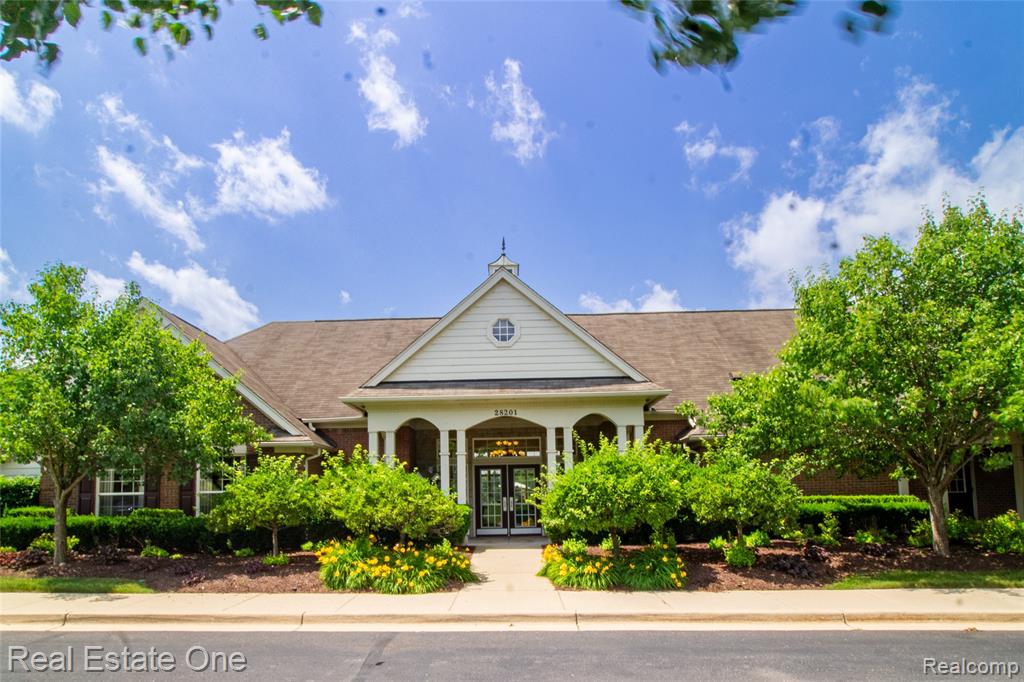 28406 OAKMONTE Circle E, New Hudson, MI 48165 — Photo 27