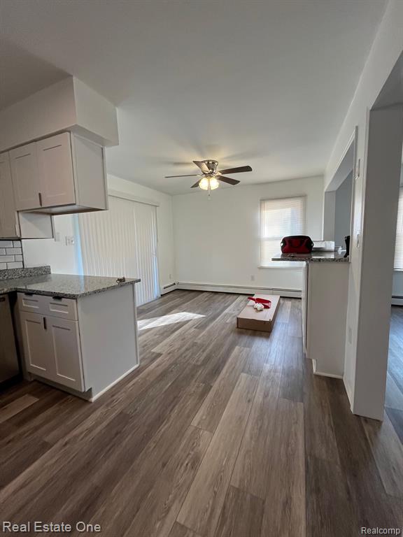 660 SAINT JOHNS Street, Wyandotte, MI 48192 — Photo 5