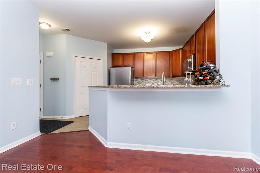 934 W Summerfield Glen Circle, Ann Arbor, MI 48103 — Photo 7