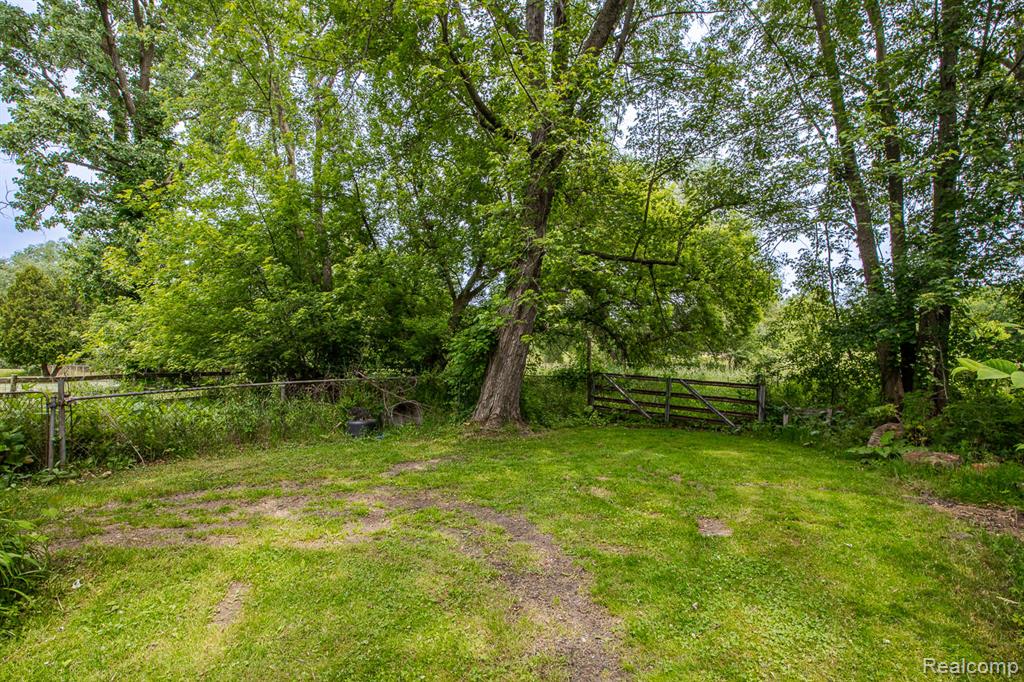 5180 Hillsboro Road, Davisburg, MI 48350 — Photo 36