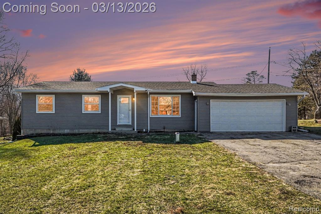 880 Hemingway Road, Lake Orion, MI 48362 — front exterior