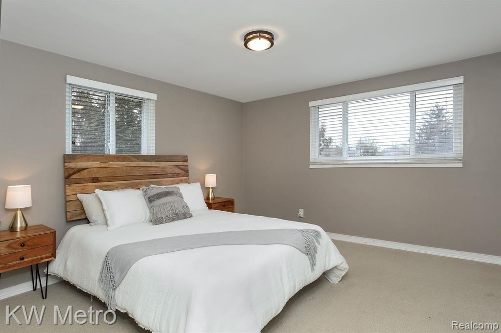 500 W HOUSTONIA Avenue, Royal Oak, MI 48073 — Photo 16