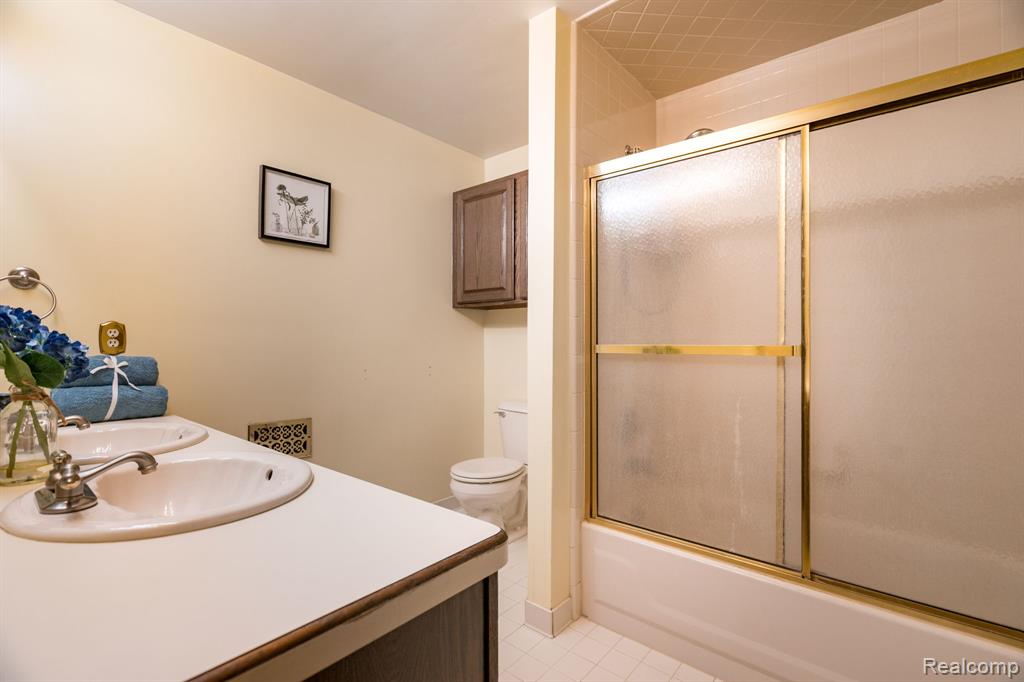 5550 N Rochester Road, Rochester, MI 48306 — Photo 29