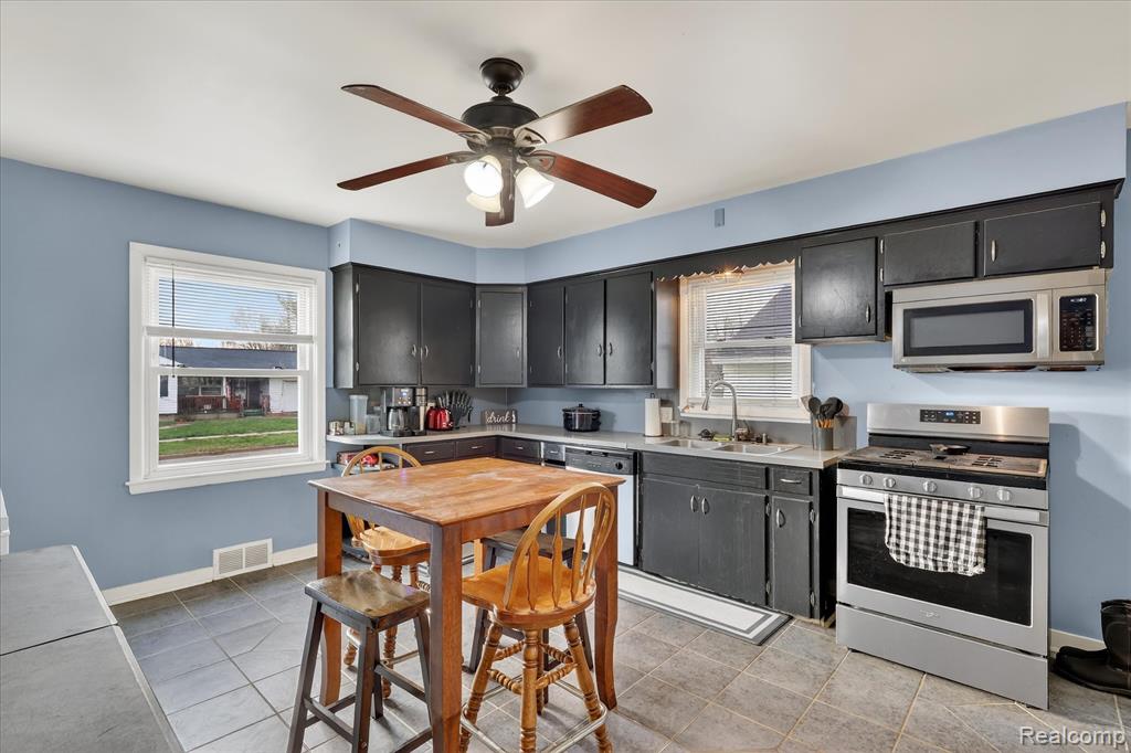 959 Blanchard Street SW, Wyoming, MI 49509 — Photo 8