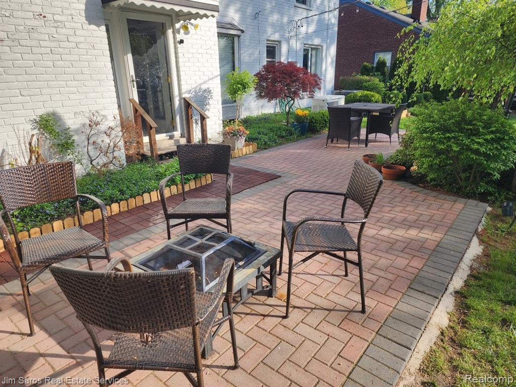 20114 Fairway Drive, Grosse Pointe Woods, MI 48236 — Photo 4