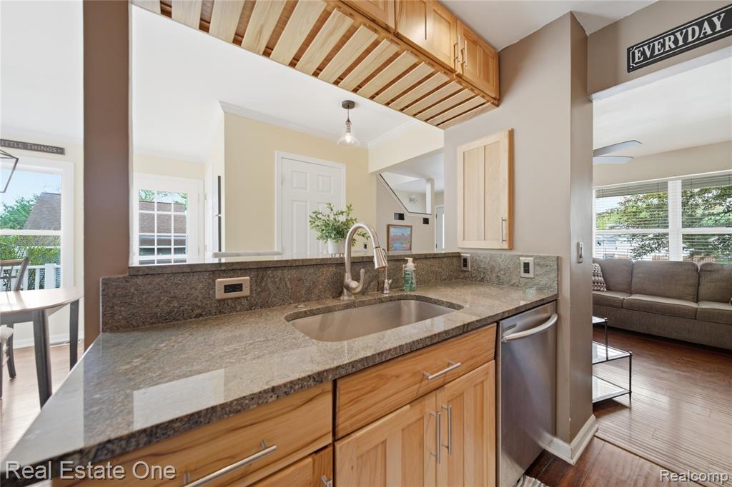 415 Ventnor Commons, Howell, MI 48843 — Photo 12