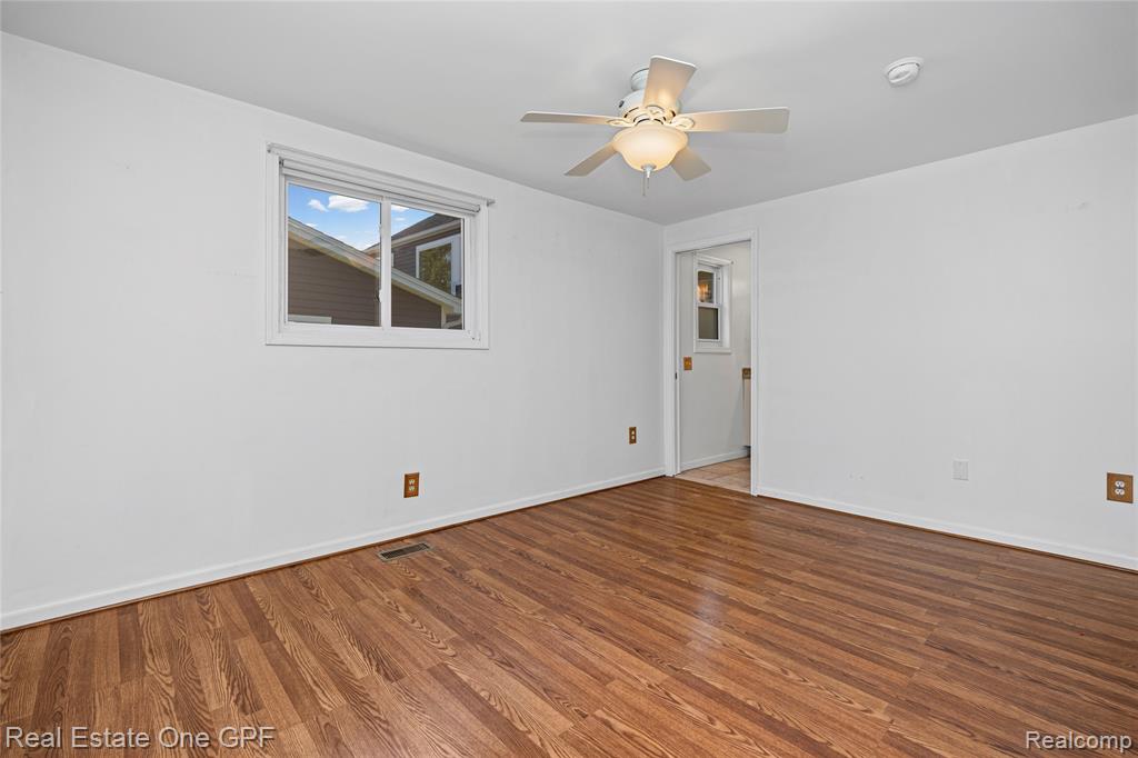 5871 Manor Drive, Fort Gratiot, MI 48059 — Photo 24