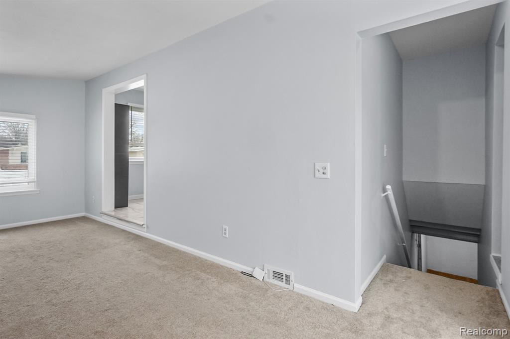456 S Hawthorne Street, Westland, MI 48186 — Photo 17