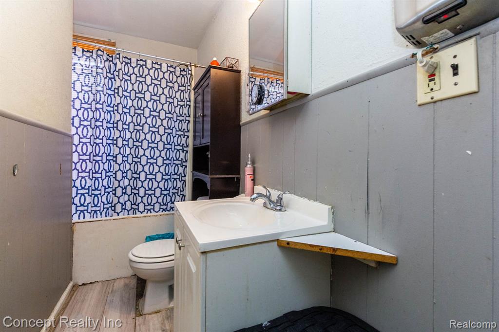 957 Park Avenue, Lincoln Park, MI 48146 — Photo 28