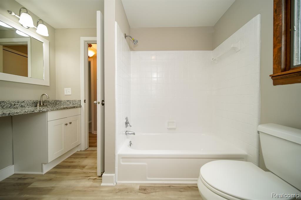 51784 Julies Drive, Clinton Twp, MI 48047 — Photo 49