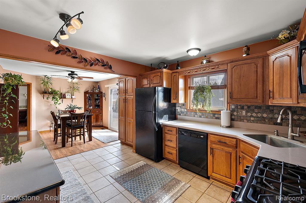 43258 HYDE PARK Drive, Sterling Heights, MI 48313 — Photo 29