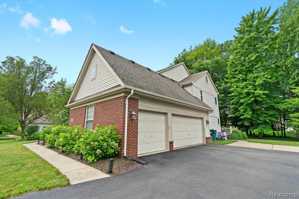 4583 Racewood Drive, Commerce Twp, MI 48382 — Photo 3