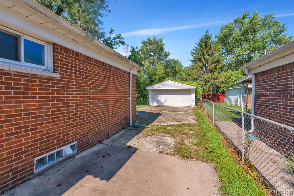 5320 Bedford Street, Dearborn Heights, MI 48125 — Photo 3