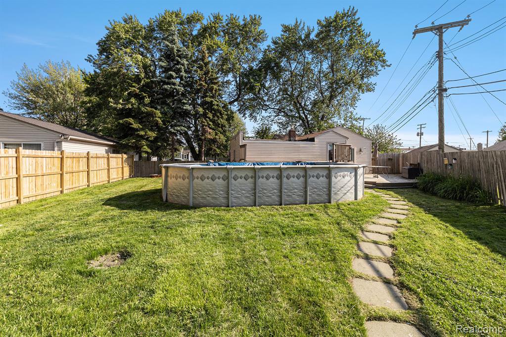 17325 Doris, Fraser, MI 48026 — Photo 16