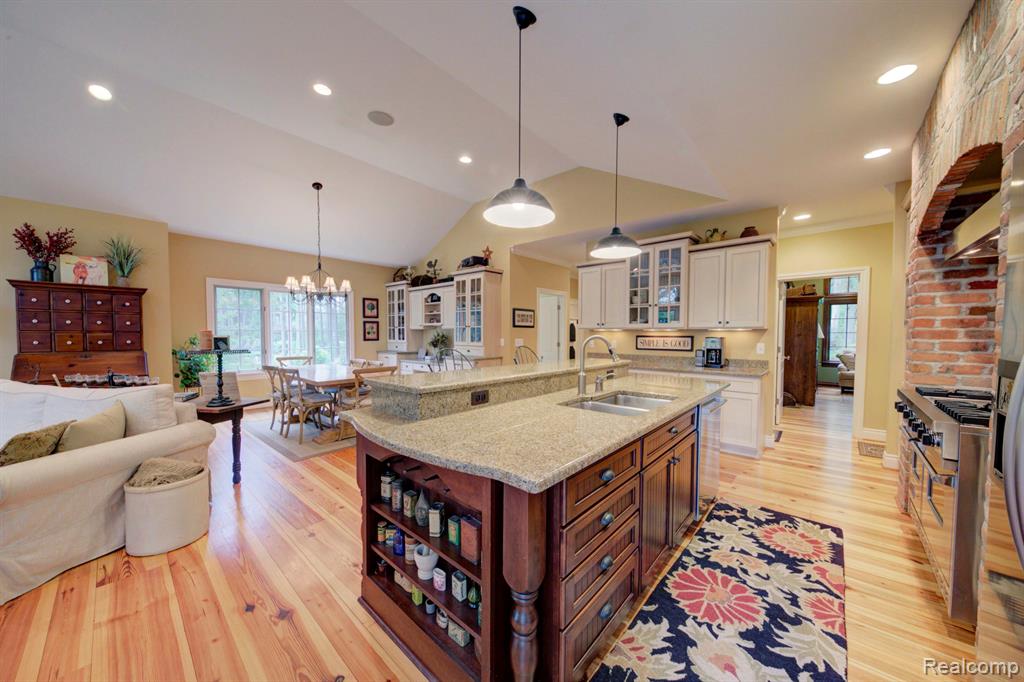 5718 EVERGREEN, Howell, MI 48855 — Photo 16