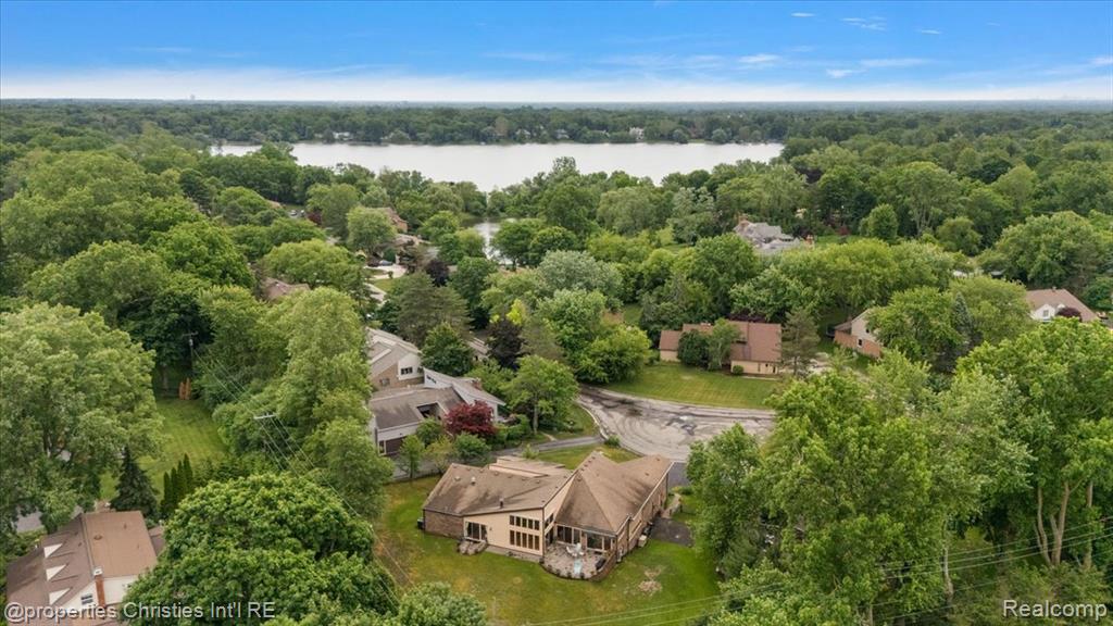 4566 Walden Drive, Bloomfield Hills, MI 48301 — Photo 3